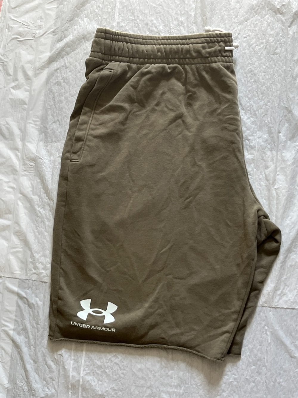 Under Armour Olive Athletic Shorts Men’s XL